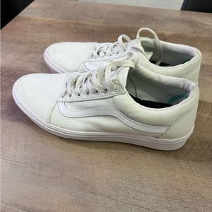 Old school all white vans - ComfyCush